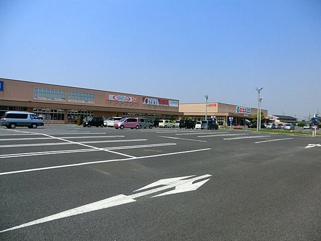 Supermarket. Ecos 1500m Shopping center