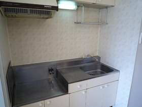 Kitchen. Two-burner gas stove can be installed