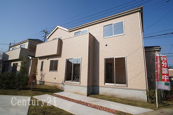 Local appearance photo. Local (11 May 2013) Shooting A Building