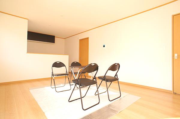 Living. Indoor (11 May 2013) Shooting A Building