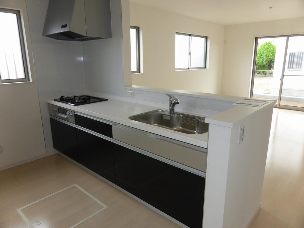 Same specifications photo (kitchen). Example of construction. Storage enhancement of kitchen