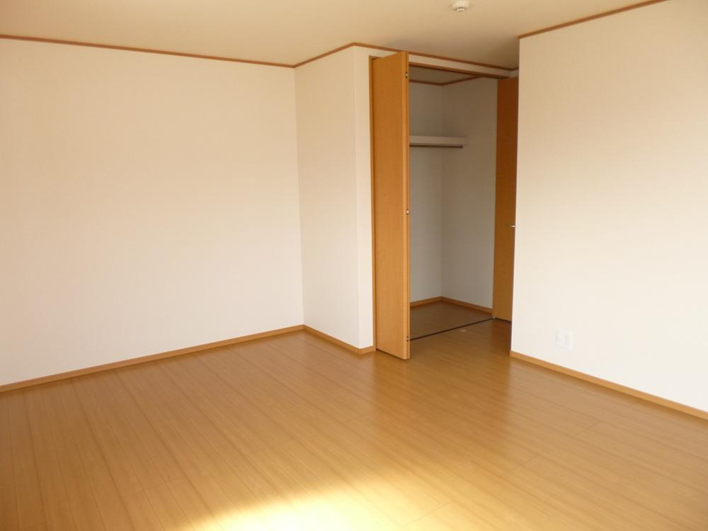 Non-living room. 2013.6.24 shooting. There is all the living room storage