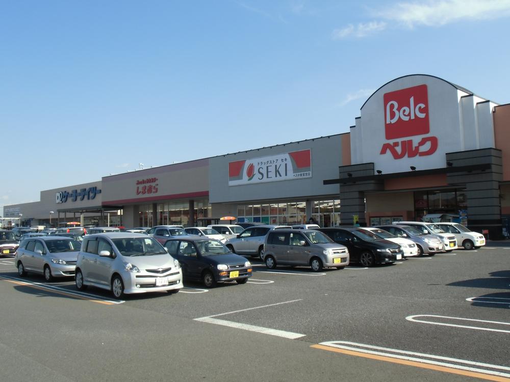 Shopping centre. 2064m to Vesta east Washinomiya