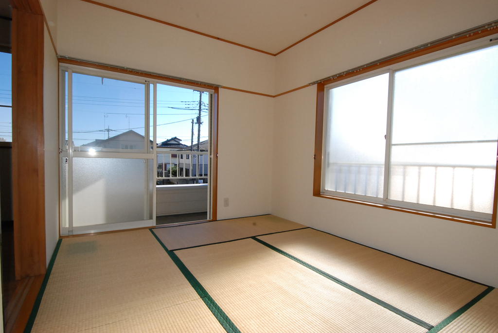 Living and room. And tatami exchange