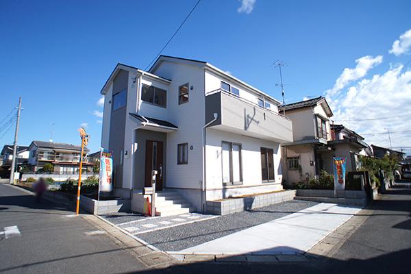 Local photos, including front road. Local (11 May 2013) Shooting