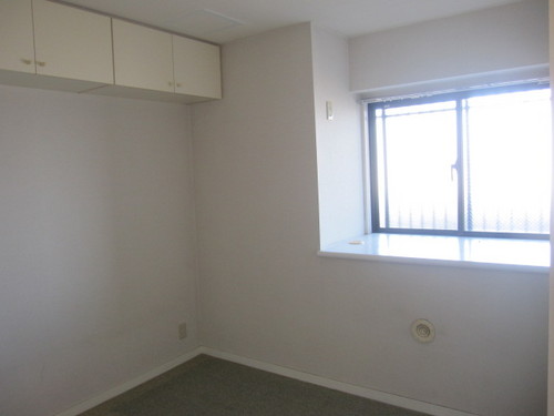 Other room space. Western-style (about 5.8 tatami mats)