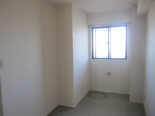 Other room space. Closet (about 4.8 tatami mats)