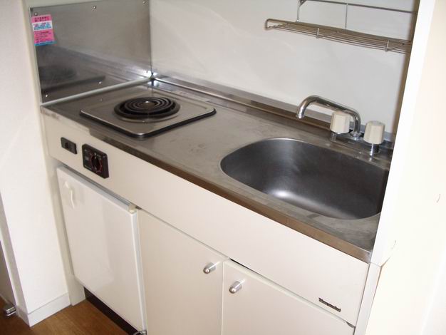 Kitchen. Reference photograph ・ Same building equipment