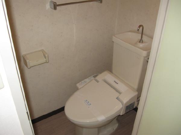 Toilet