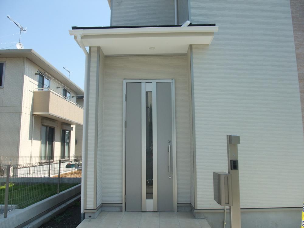 Entrance. Local (September 2013) Shooting