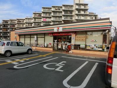 Convenience store. 700m to Seven-Eleven  A convenient convenience store within walking distance and there