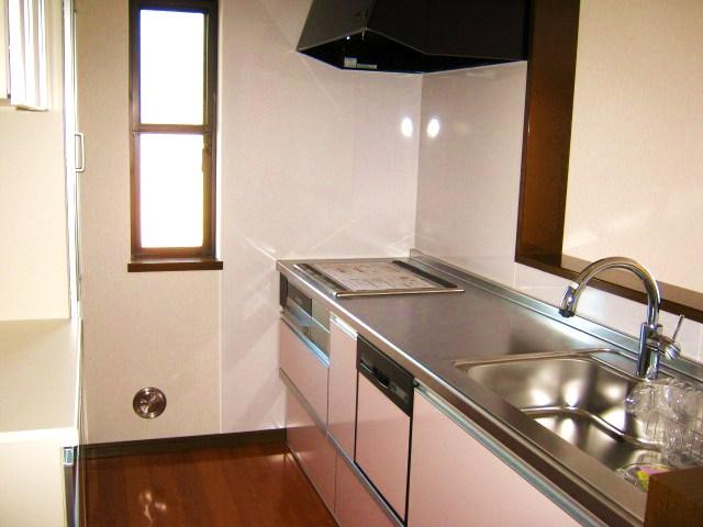 Kitchen. IH cooking heater is a fully equipped kitchen