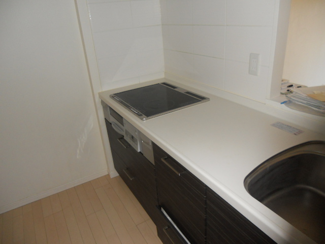 Kitchen. IH system kitchen has been equipped with