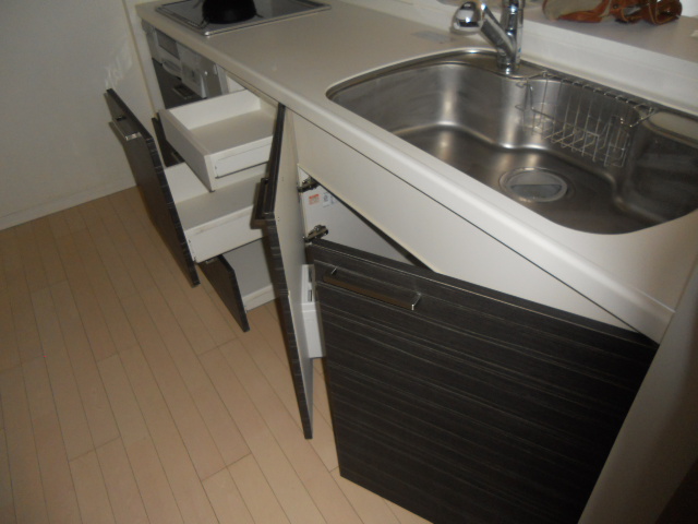 Kitchen. Storage is also pat