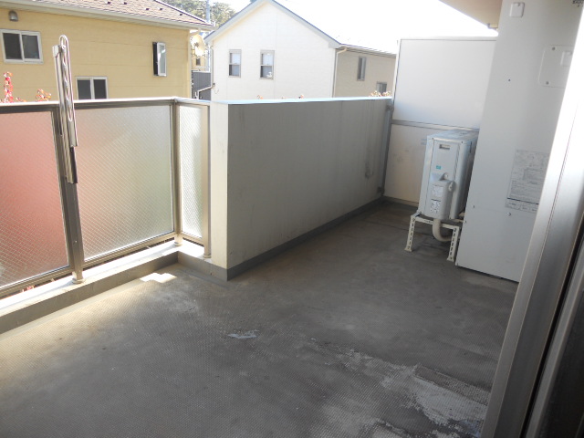 Balcony. Good balcony large per yang