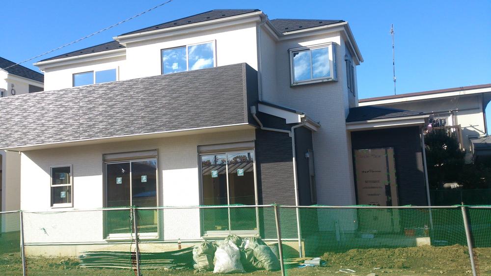 Local appearance photo. Local (11 May 2013) Shooting