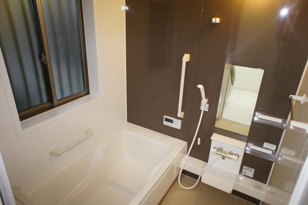 Bathroom. Indoor (12 May 2013) Shooting