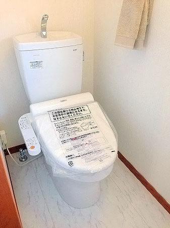 Toilet. 1F toilet has become a friendly barrier-free in life / A Building (June 2013 shooting)