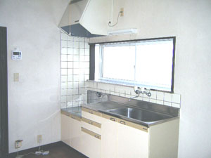 Kitchen. Bright bay window with the kitchen.