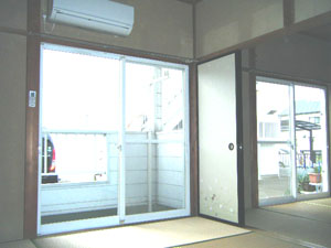 Other room space. You can use spacious opened the partition door of the next room!