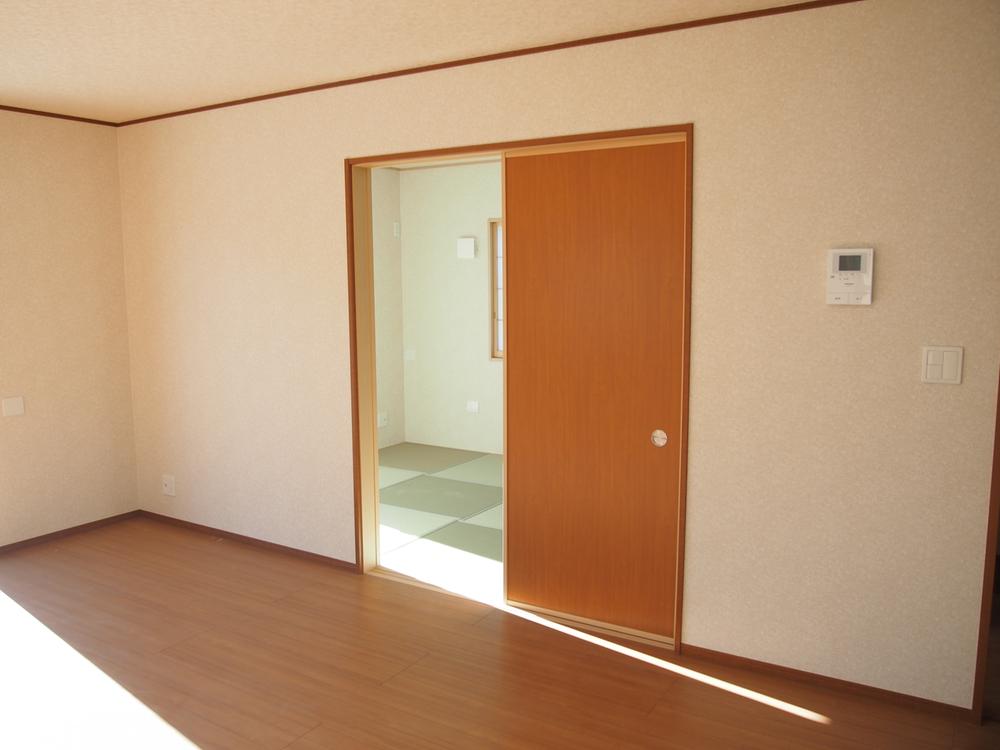 Living. From the living room to the Japanese-style room