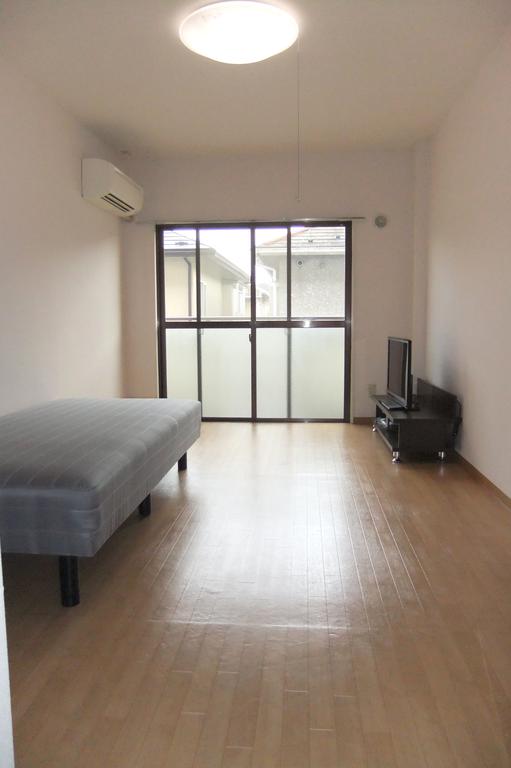 Living and room.  ※ Furniture consumer electronics depends on the room.