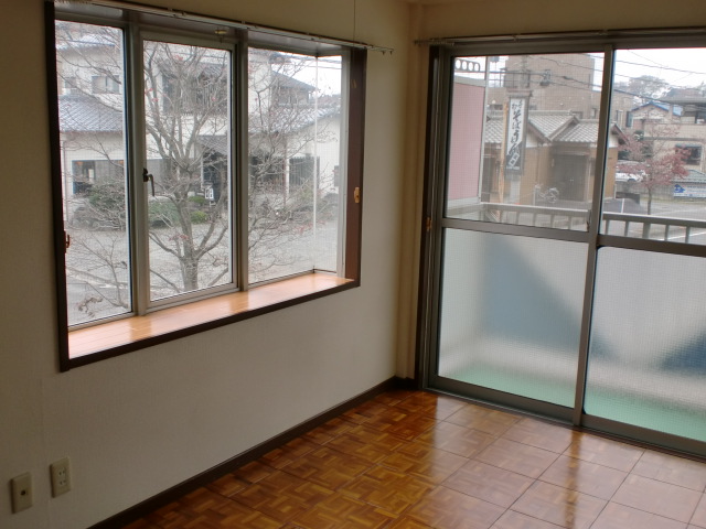 Living and room. South Western-style, Bright ventilation is also good.