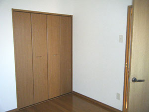 Other room space. North Western-style is with closet