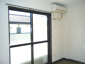Other room space. South Western-style is with a single air conditioning