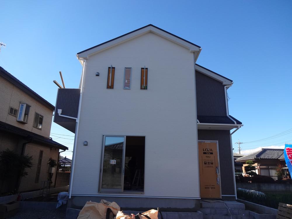 Local appearance photo. Local (11 May 2013) Shooting