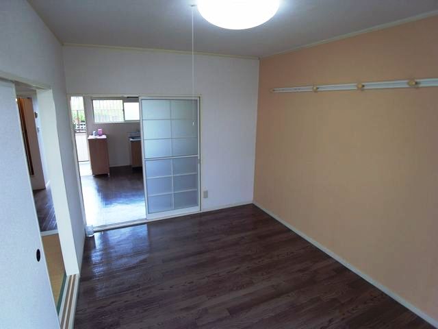 Living and room. This room is bright accent Cross