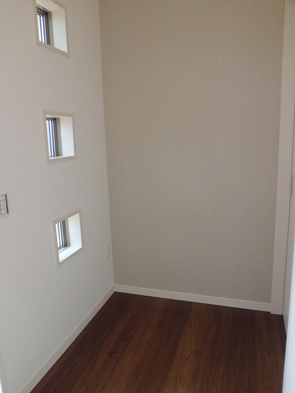 Entrance. Stylish accent Cross will welcome visitors bidder's entrance. (September 2013) Shooting