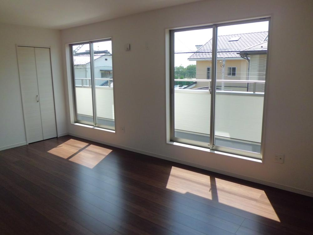 Non-living room. 12 Pledge of Western-style. Since the partition corresponding Allowed, You can partition in 6 Pledge of room each. (September 2013) Shooting