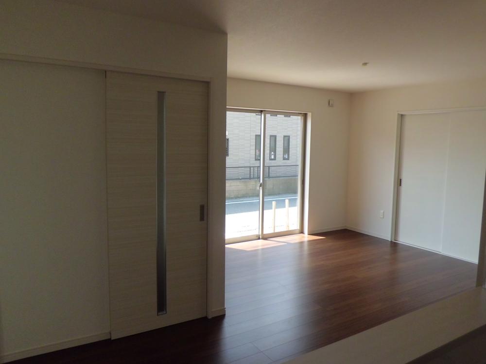 Living. Leads from the front door to the living room (September 2013) Shooting