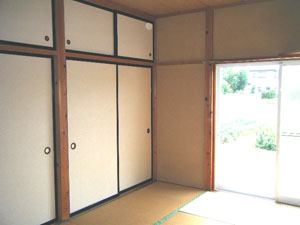 Other room space. Southeast Japanese-style high-capacity storage with a space that is up to the ceiling