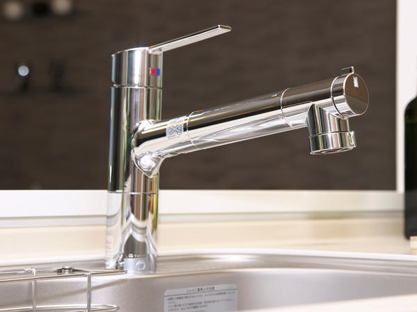Kitchen.  [Faucet integrated water purifier] Simple specification faucet and the water purifier is integrated. Sink of care because the nozzle is extended You can also up to every nook and corner.
