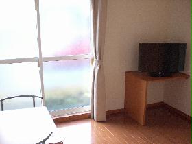 Living and room. 1F flooring, 2F will be carpeted