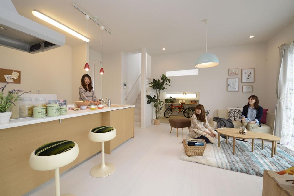 Living. PLAZA HOUSE(1 ・ 6 ・ 10 ・ 12 ・ 14) like a stylish kitchen, such as a cafe, House that can gather happily. 