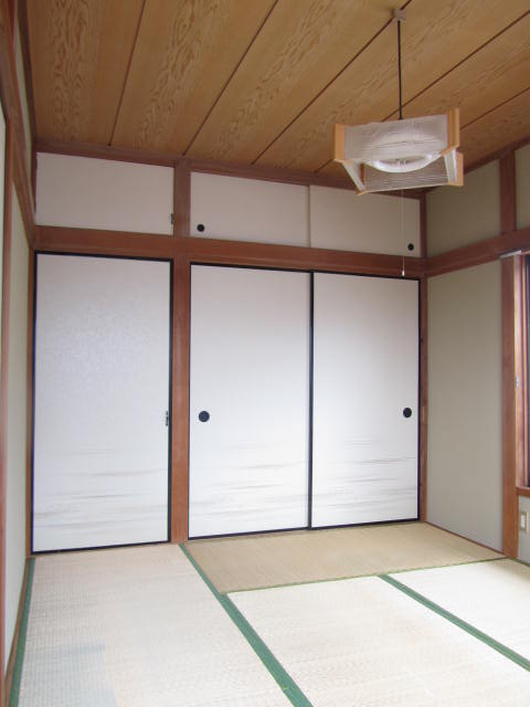Kitchen. Second floor Japanese-style room