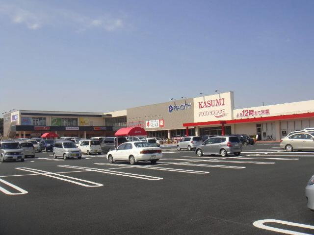 Shopping centre. Until Piashiti Miyashiro 611m