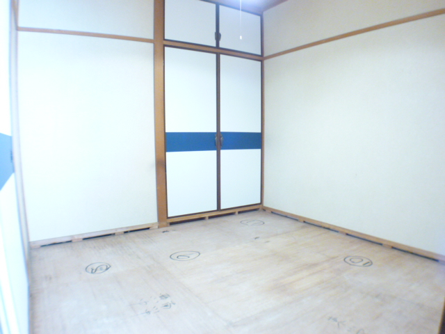 Other room space. It contains the new tatami.