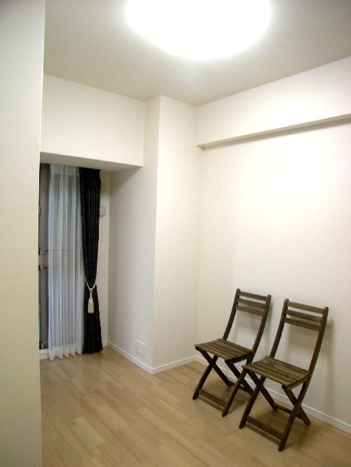 Non-living room. Western-style about 5.1 Pledge. curtain ・ Lighting comes with the service.