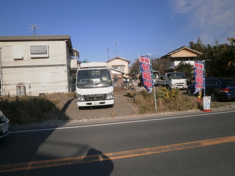 Local appearance photo. Local (11 May 2013) Shooting