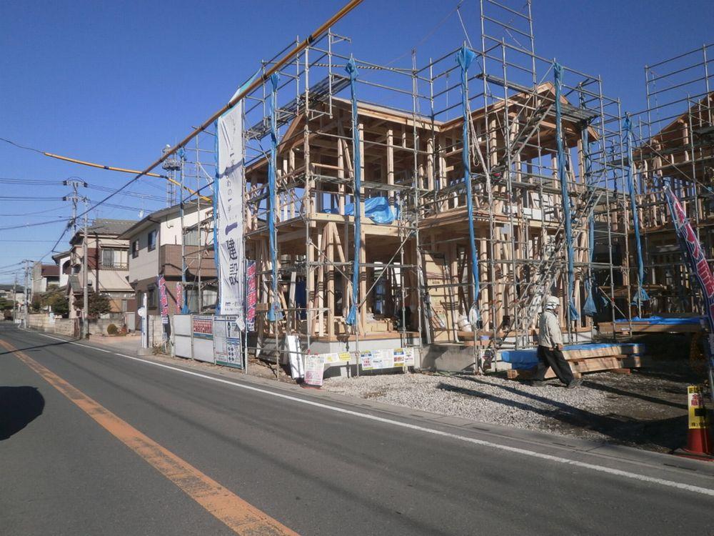 Local appearance photo. Local (12 May 2013) Shooting