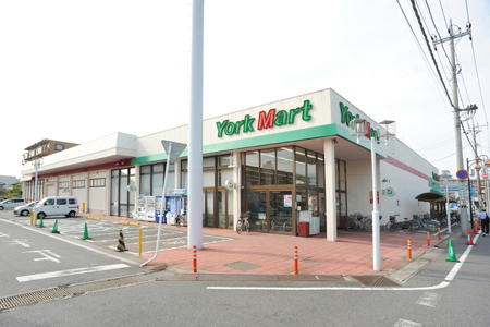 Supermarket. York Mart Heiwadai store up to (super) 3083m