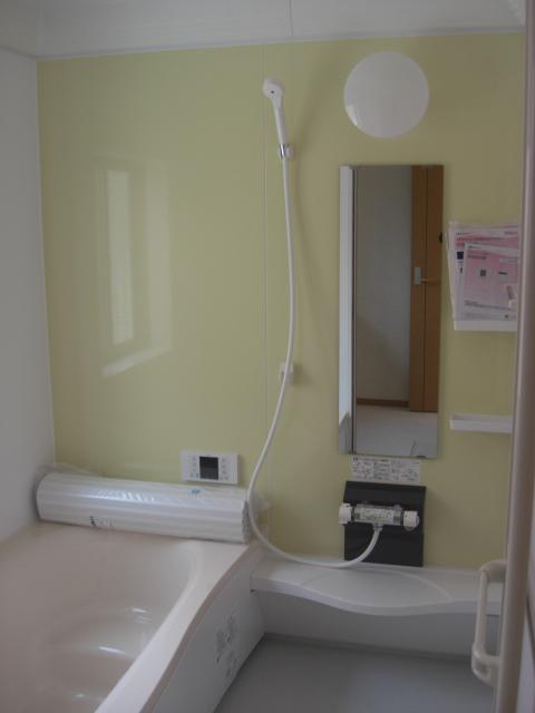 Same specifications photo (bathroom). Bus same specifications