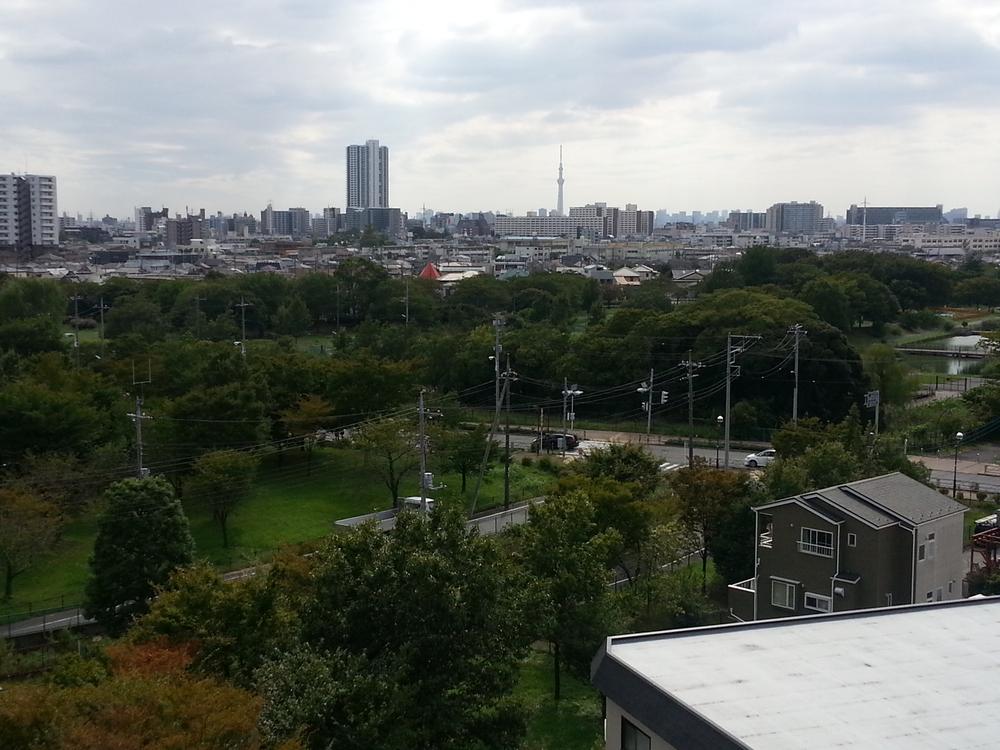 View photos from the dwelling unit. View from the site (October 2013) Shooting
