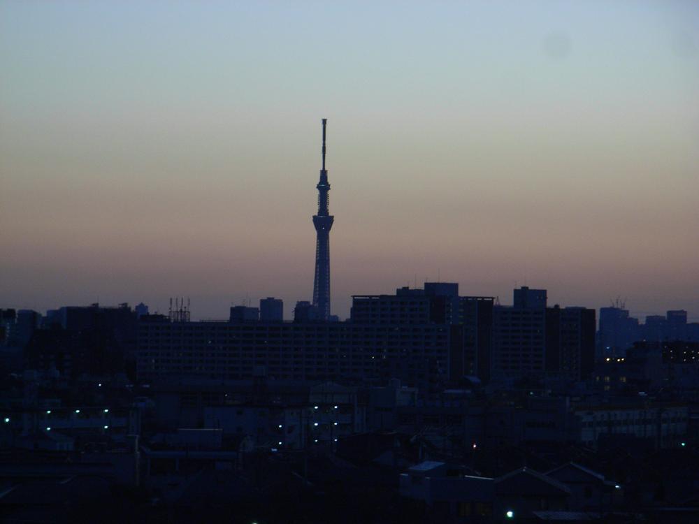 View photos from the dwelling unit. View from the site (October 2013) Shooting
