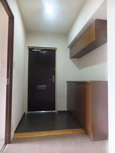 Entrance. Local (June 2013) Shooting