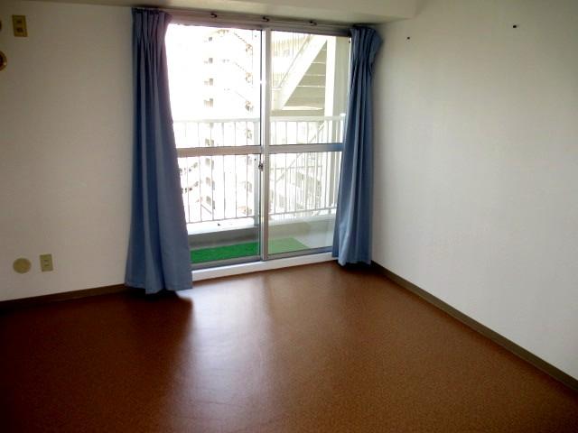 Non-living room. Western-style 6.3 Pledge